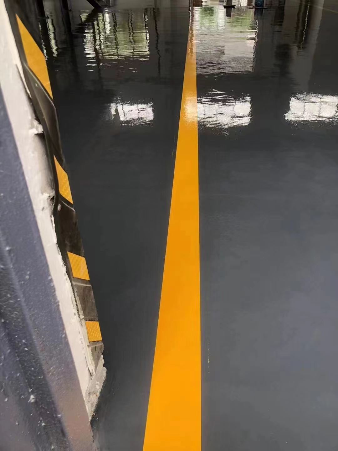 èšæ°¨é…¯åœ°åªæ¼†é‡å°(duÃ¬)é‡‘å‰›ç ‚åœ°åªä¸ŠåŠƒç·š